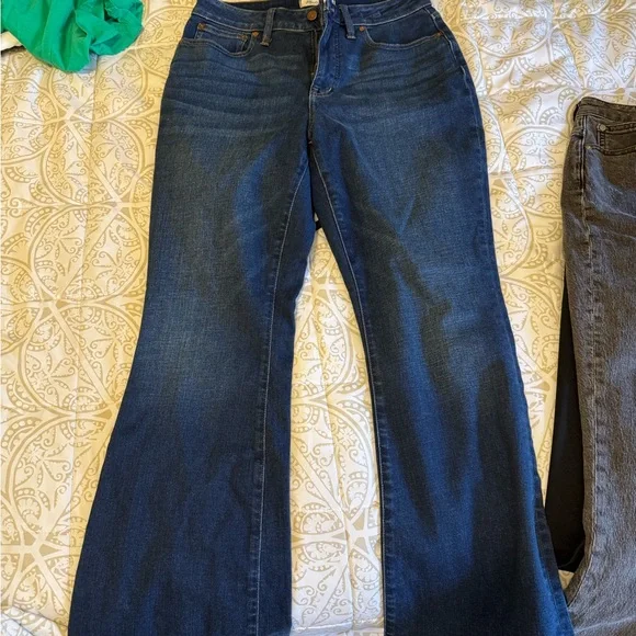 Classic Blue Women's Jeans - Picture 1 of 3